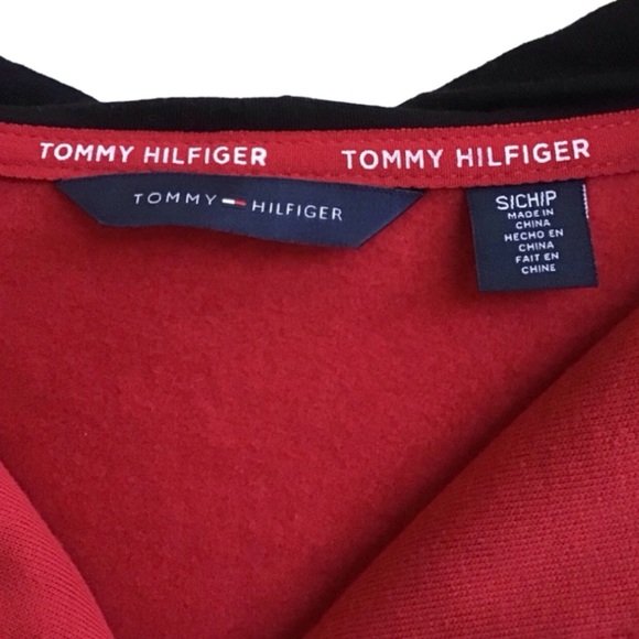 Tommy Hilfiger NFL “Tampa Bay Buccaneers 76” Hooded Sweatshirt - Picture 8 of 10